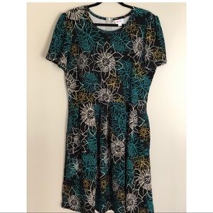 EUC LuLaRoe Amelia dress